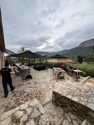 llama y reserva tu transporte privado.