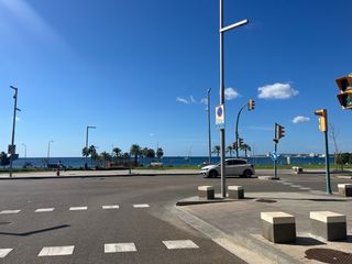 llama y reserva tu transporte privado.