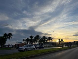 llama y reserva tu transporte privado.