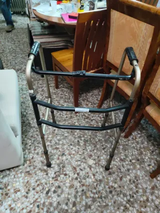 Andador plegable para adultos