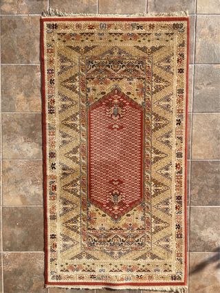 Alfombra de lana persa dorada y roja 100 x 191 cm