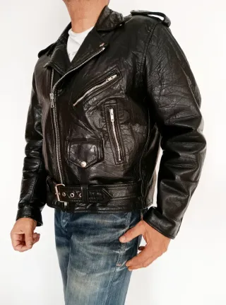 Chupa de cuero heavy rock. L.  Medidas indicadas.