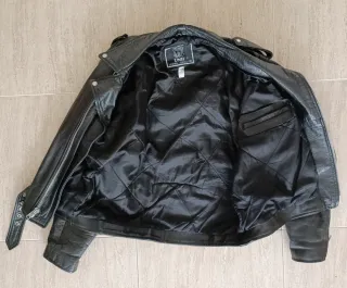 Chupa de cuero heavy rock. L.  Medidas indicadas.