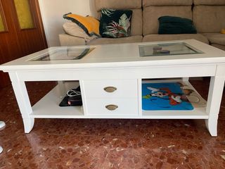 Mueble de salón: aparador, vitrina, mesas