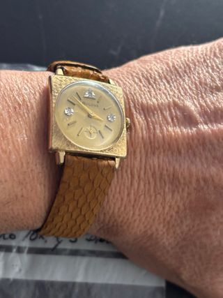 Reloj Bulova Vintage Dorado con Correa Marrón