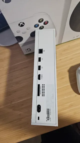 Xbox Series S 512GB + 2 Mandos Blancos. Impecable