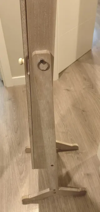 Espejo joyero de pie madera natural