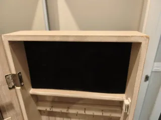 Espejo joyero de pie madera natural