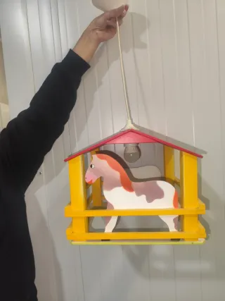 Lámpara infantil madera granja