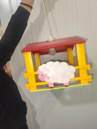 Lámpara infantil madera granja