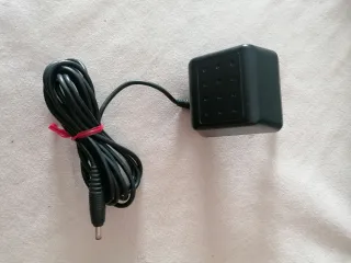 Cargador Nokia antiguo conector redondo
