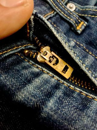 Pantalón Levi's 511 W34 L32 con elastina