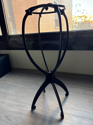 Soporte para pelucas o gorros negro