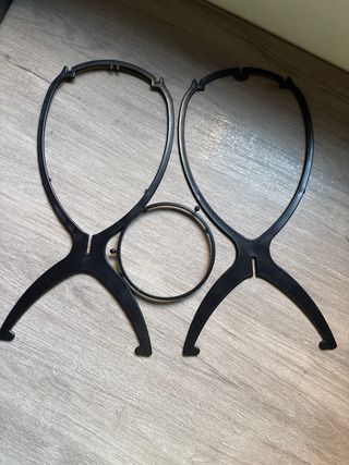 Soporte para pelucas o gorros negro