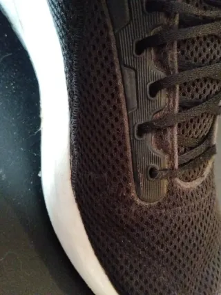 Zapatillas Adidas Negras y Rojas