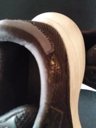 Zapatillas Adidas Negras y Rojas