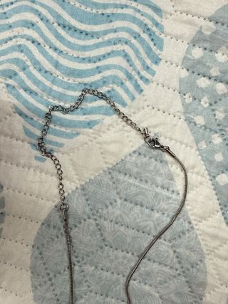 Cadena de plata con cruz