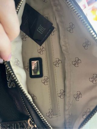 Bolso riñonera Guess