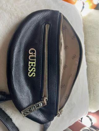 Bolso riñonera Guess