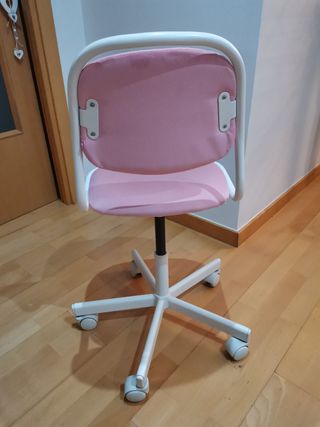 Silla de escritorio rosa y blanca