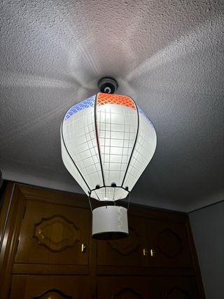 Lámpara infantil globo aerostático