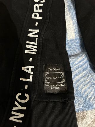 Felpa uomo nera con stampe