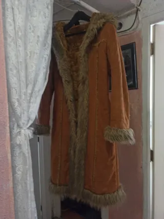 Abrigo de felpa marrón claro