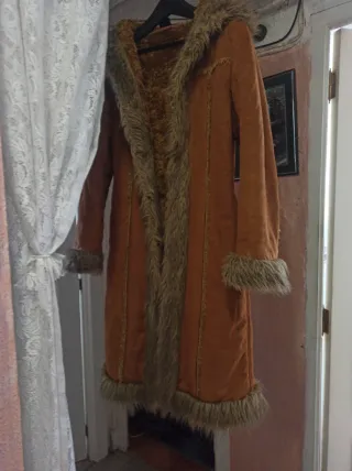 Abrigo de felpa marrón claro