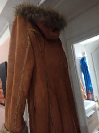 Abrigo de felpa marrón claro