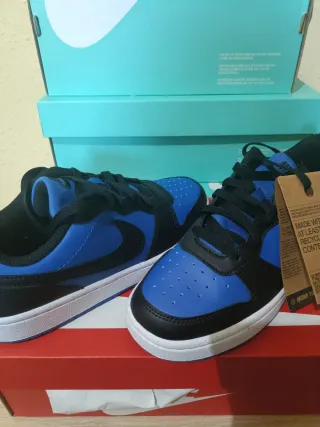 Zapatillas Nike Negras y Azules