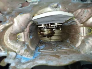 Reloj de sobremesa de bronce y porcelana