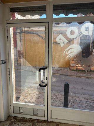 Cristalera completa con puerta abatible