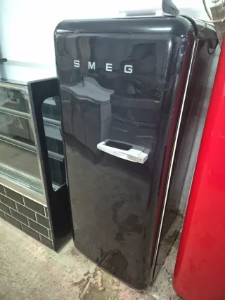 Nevera Smeg Negra