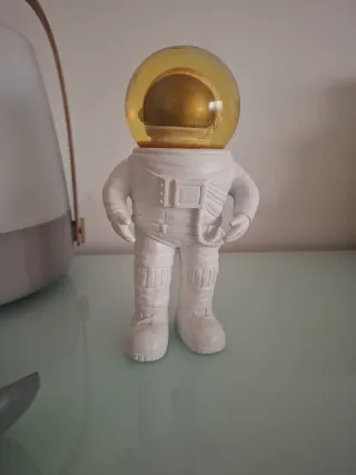 Figura Astronauta Casco Dorado