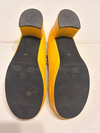 Zapatos Mary Jane Vintage Blancos y Amarillos