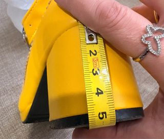 Zapatos Mary Jane Vintage Blancos y Amarillos