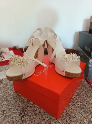 Sandali Laura Biagiotti zeppa sughero e fiori