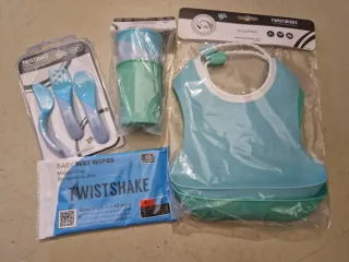 Pack Twistshake: Baberos, Vasos y Uten