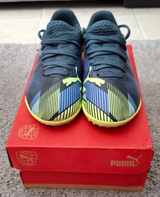 Botas multititaco Puma Future 7 Jr. Solo un uso.