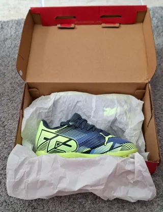 Botas multititaco Puma Future 7 Jr. Solo un uso.