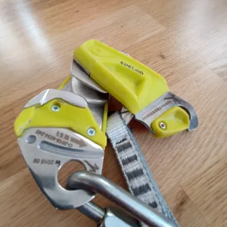 Asegurador escalada Edelrid Ohm