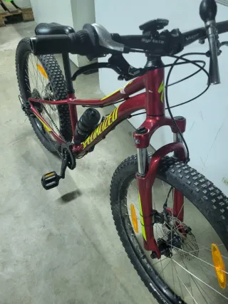 Bicicleta Infantil Specialized Roja