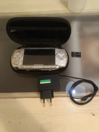 PSP Slim 3004 Mystic Silver