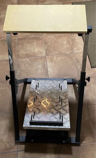 Soporte Volante y Pedales Gaming