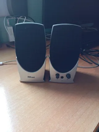 Altavoces Trust Negro/Plata