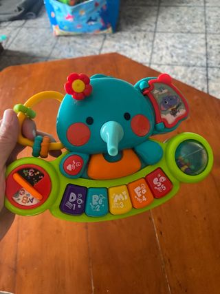 Juguete musical elefante para bebé con pilas