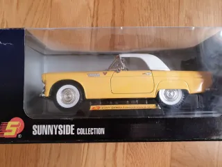 Ford Thunderbird 1955 Amarillo 1:24