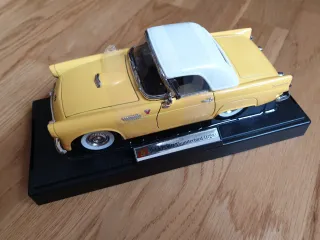 Ford Thunderbird 1955 Amarillo 1:24