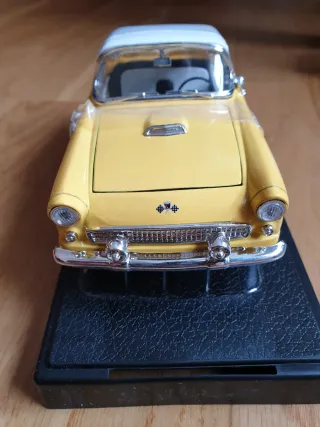 Ford Thunderbird 1955 Amarillo 1:24
