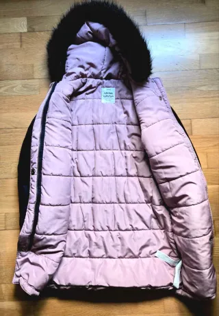 Chaqueta Invierno Zara Negra y Rosa.